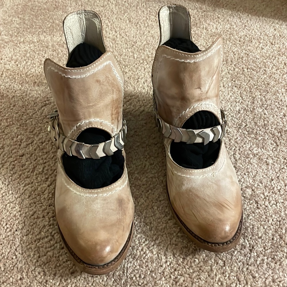 Freebird Blade Boots Size 9